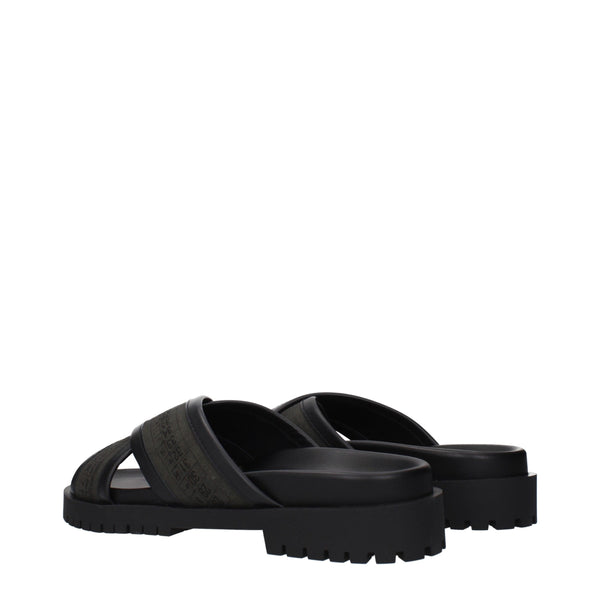 Grüne Stoff-Sandalen