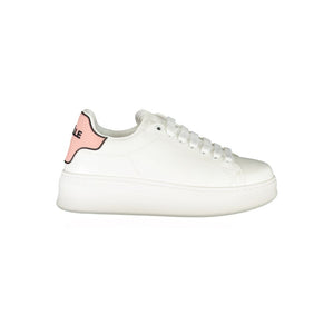 Sneaker aus pinkem Polyethylen