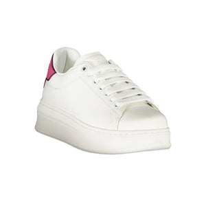 Sneaker aus rosafarbenem Polyethylen