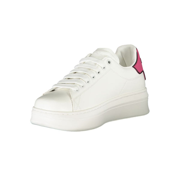 Sneaker aus rosafarbenem Polyethylen