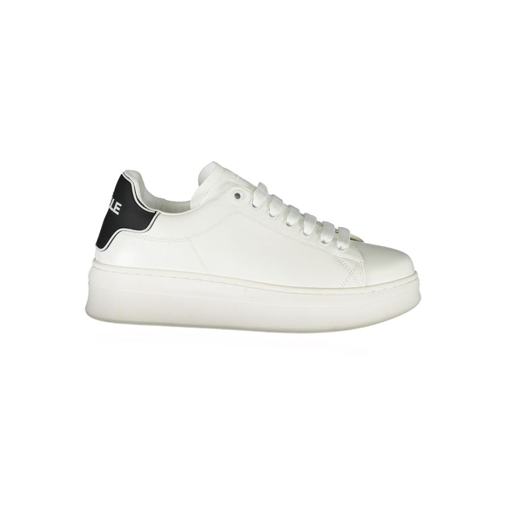 Weißer Sneaker aus Polyethylen