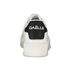 Weißer Sneaker aus Polyethylen