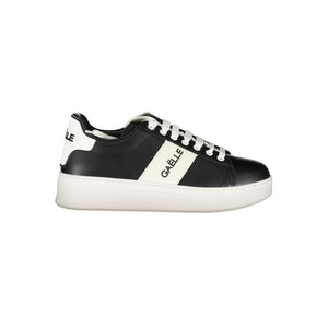 Schwarzer Sneaker aus Polyethylen