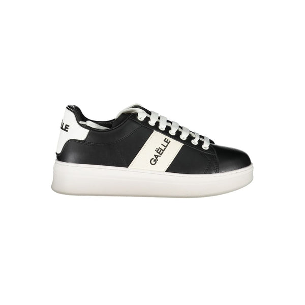 Schwarzer Sneaker aus Polyethylen