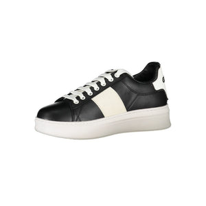 Schwarzer Sneaker aus Polyethylen