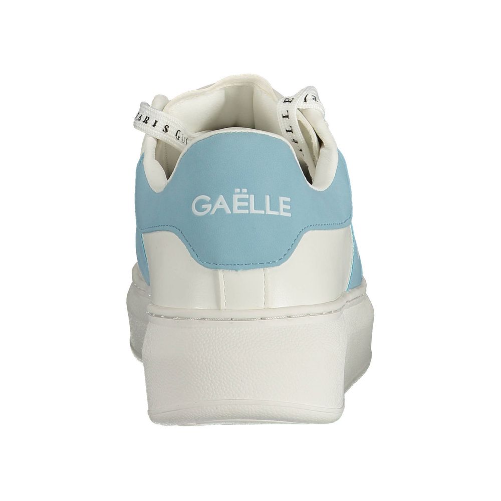 Weißer Polyethylen-Sneaker