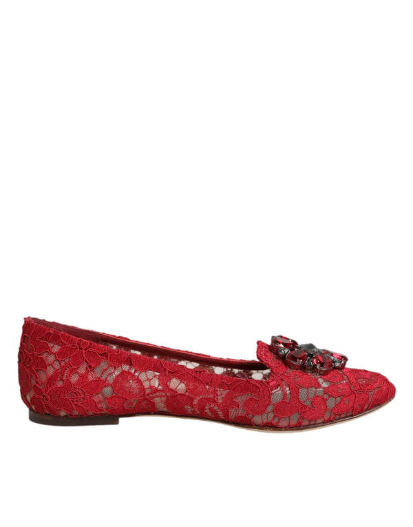 Rote Spitzenschuhe mit Kristallen