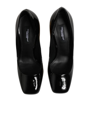 Schwarze Goldfarbene Lackleder-Logo-Pumps