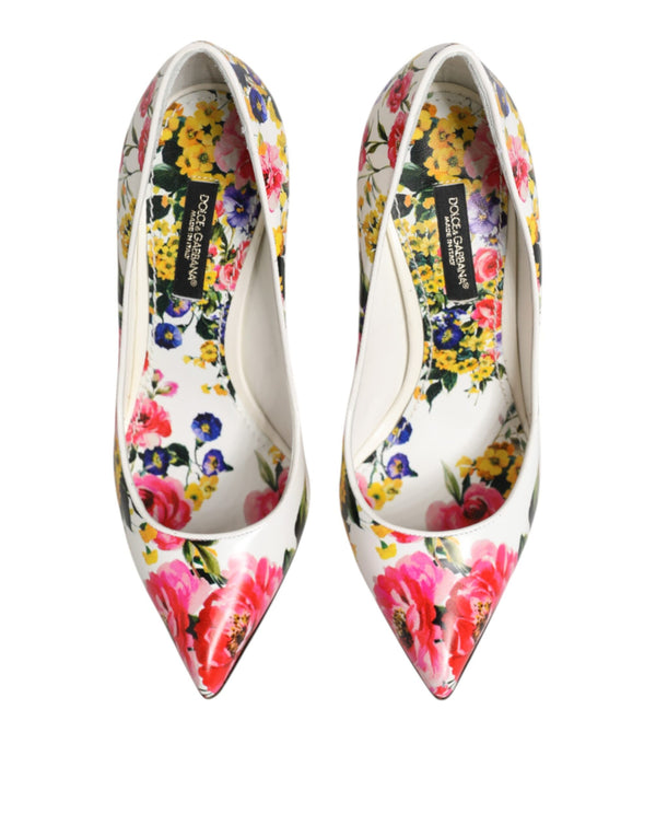 Weiße Leder-High-Heels mit Blumenmuster
