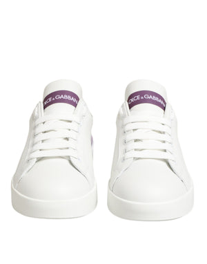 Weiße Sneakers aus Leder mit Lila Akzenten