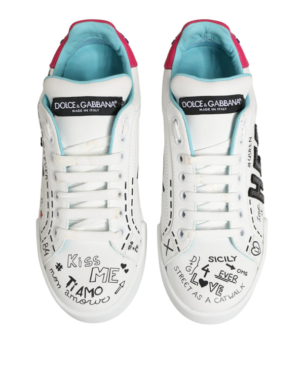 Weiße Leder-Sneaker mit Graffiti-Motiv