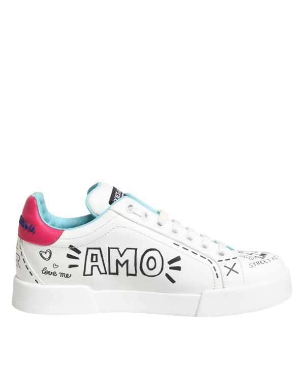 Weiße Leder-Sneaker mit Graffiti-Motiv