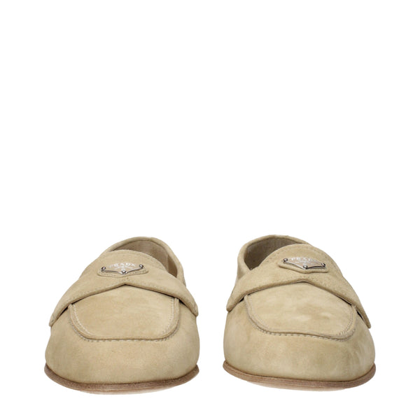 Beigefarbene Wildleder-Slipper