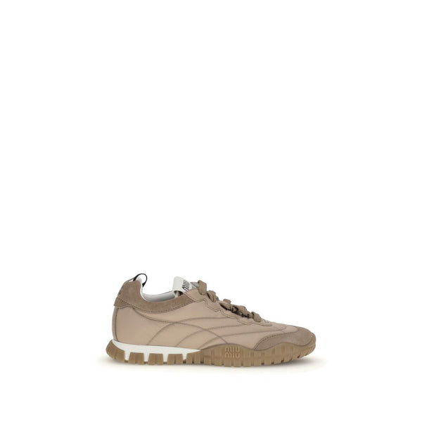Braune Sneaker aus recyceltem Polyamid