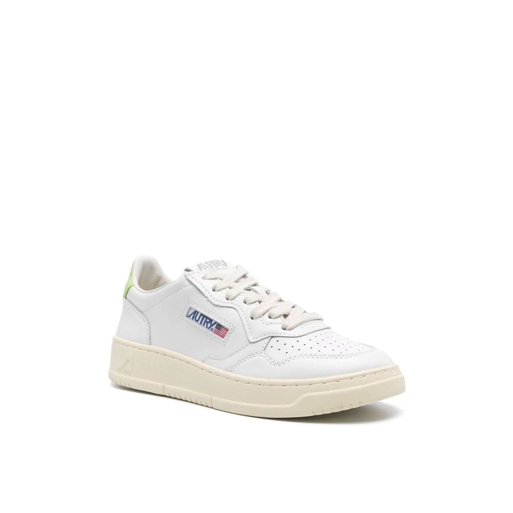 Weiße Leder-Sneakers mit niedrigem Schaft