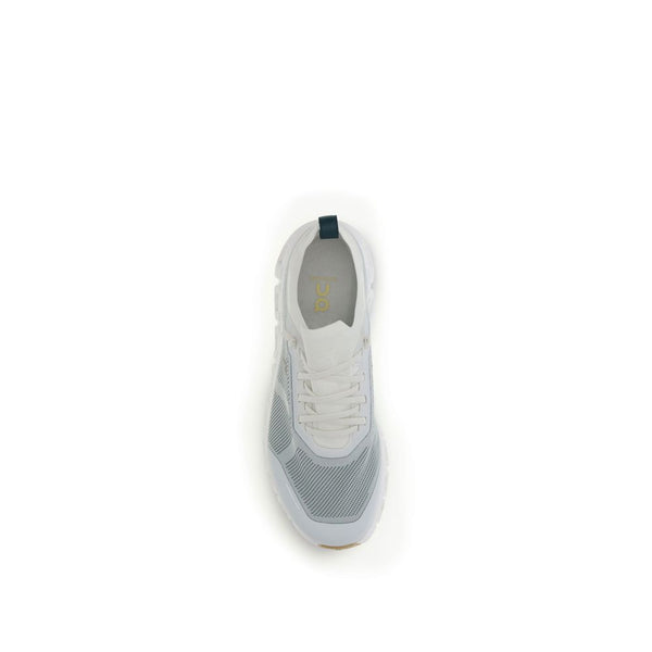 Weiße Polyamid-Sportschuhe