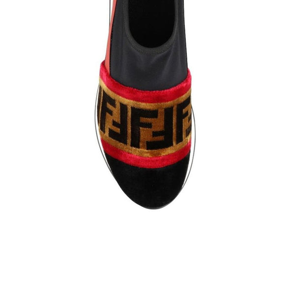Schwarze Stoff-Sneaker