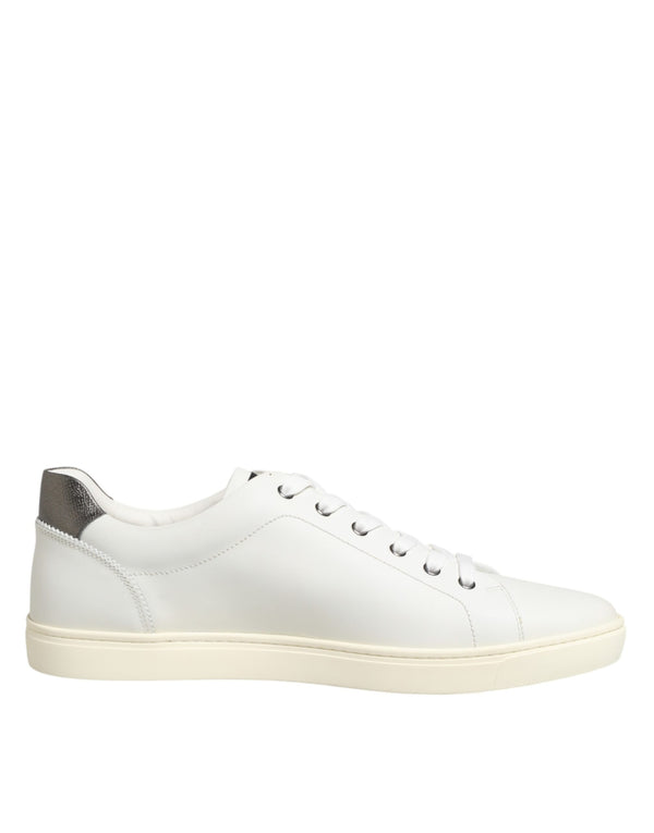 Weiße Sneakers aus Leder mit Herz-Applikation
