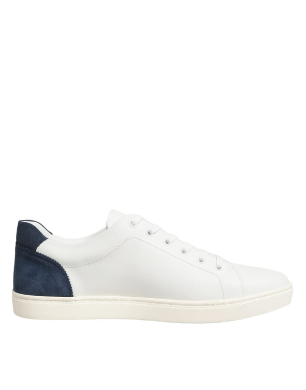 Weiße und blaue Sneakers aus Leder mit Logo-Patch