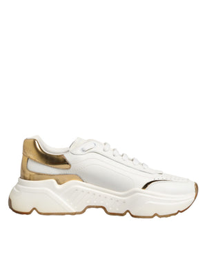 Weiße und goldene Daymaster Sneakers