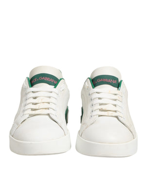 Weiße und grüne Sneakers aus Leder