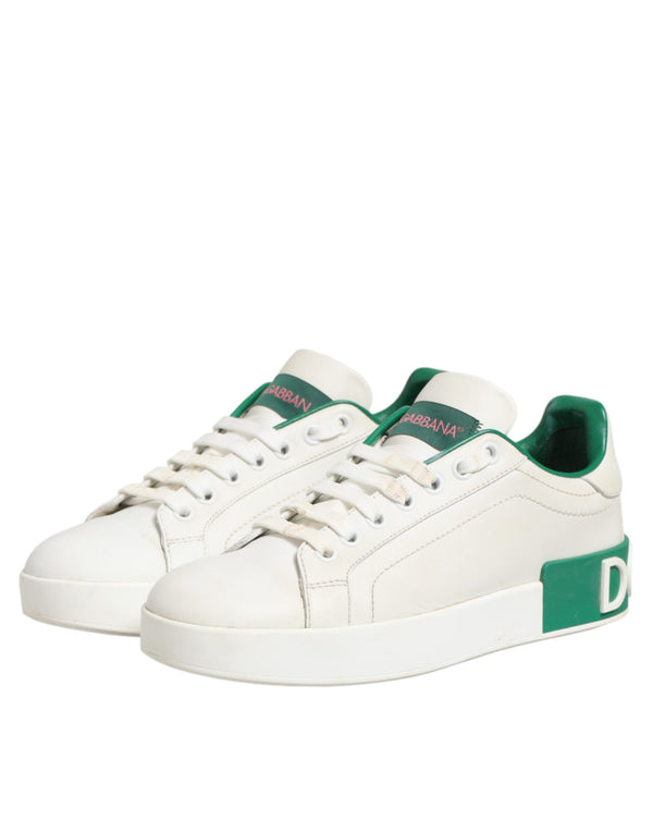 Weiße und grüne Sneakers aus Leder