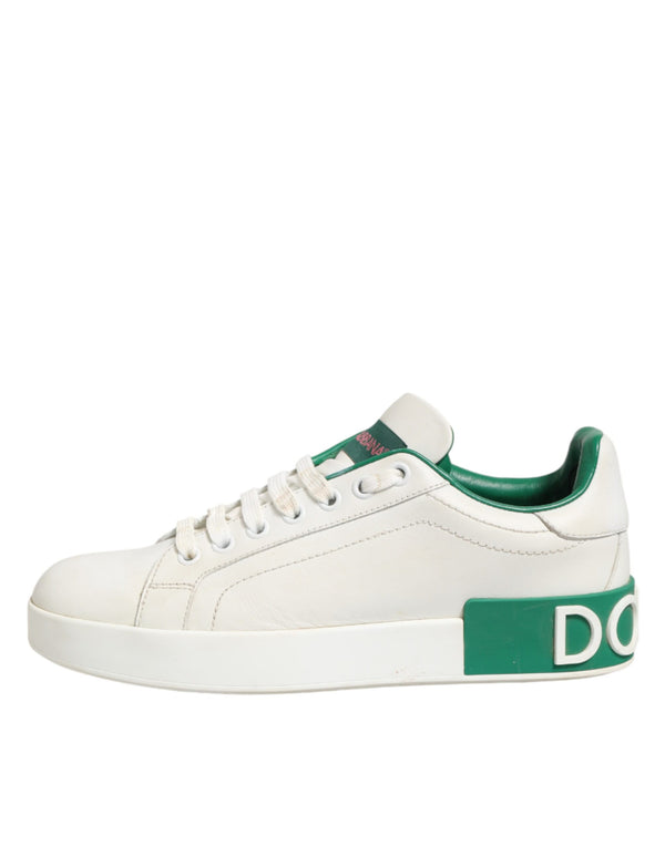 Weiße und grüne Sneakers aus Leder