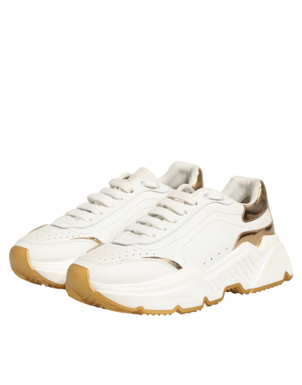 Weiße und goldene Daymaster Sneakers