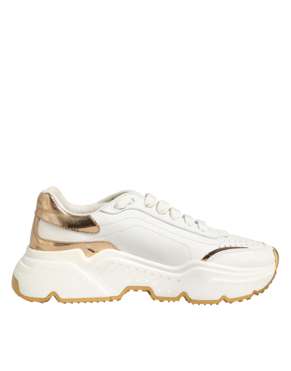Weiße und goldene Daymaster Sneakers