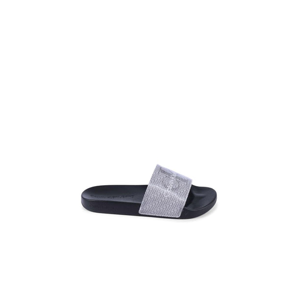 Schwarze Polyurethan-Sandalen