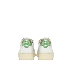 Weiße Leder-Sneakers mit niedrigem Schaft