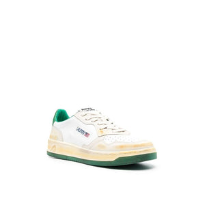 Weiße Leder-Sneaker mit niedrigem Schaft