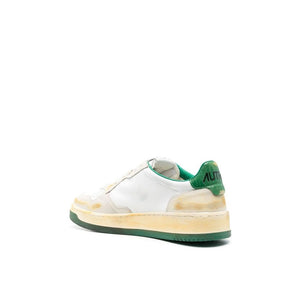 Weiße Leder-Sneaker mit niedrigem Schaft