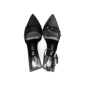 Schwarze Seiden-Stilettos