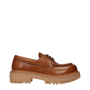 Braune Leder-Oxfords und -Derbies