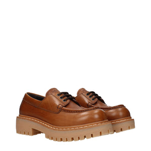Braune Leder-Oxfords und -Derbies