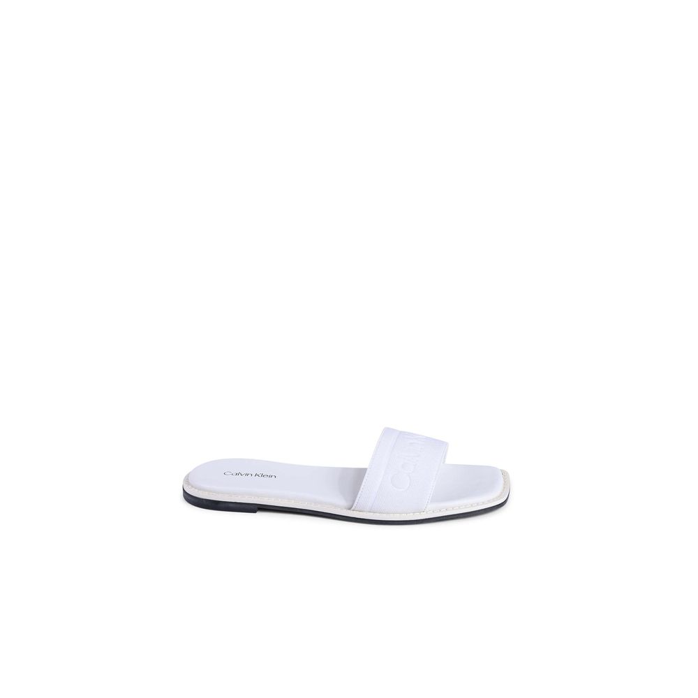 Weiße Sandalen aus recyceltem Polyester
