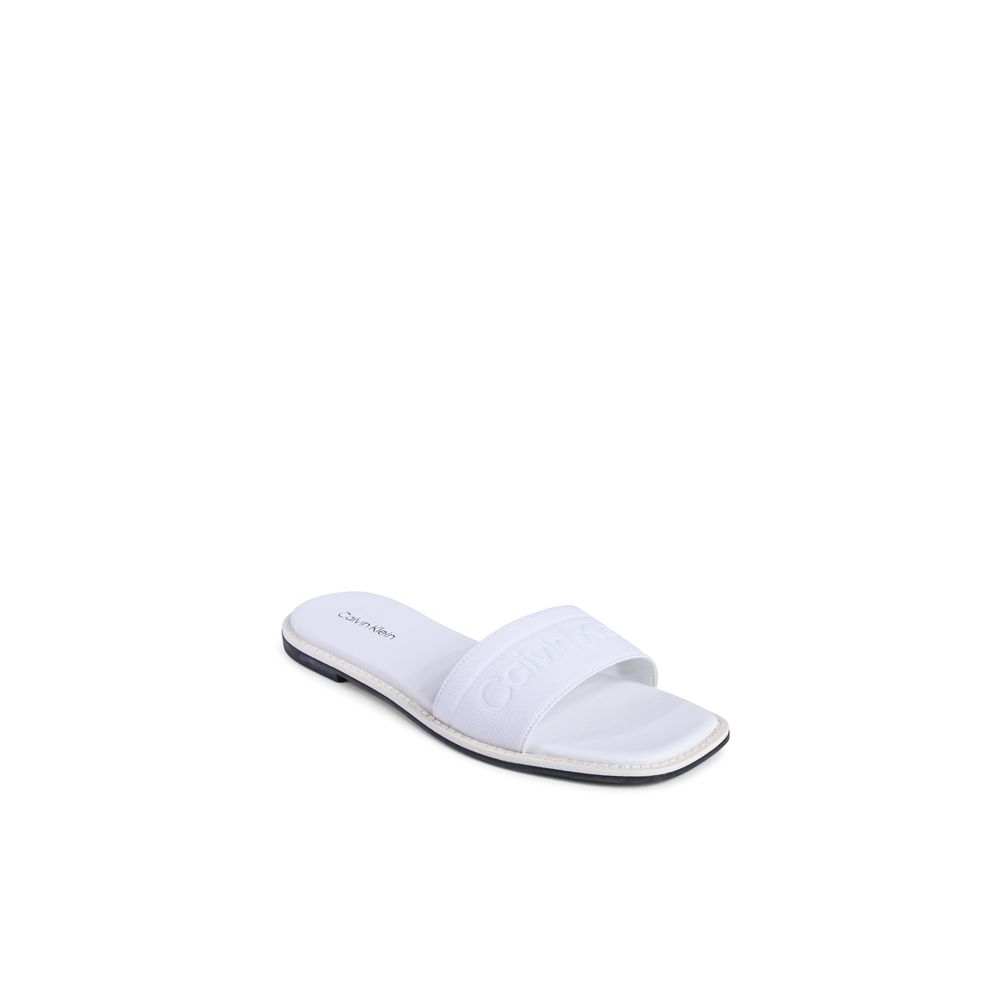 Weiße Sandalen aus recyceltem Polyester
