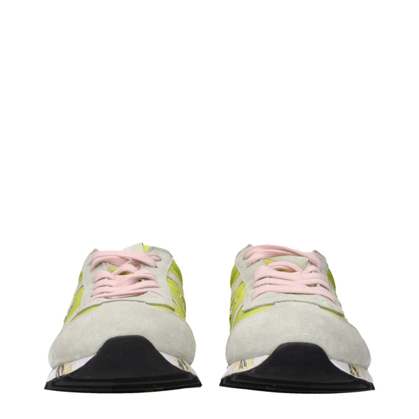 Grüne Sneaker aus Stoff