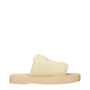 Beigefarbene Lederslipper