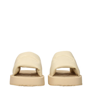 Beigefarbene Lederslipper
