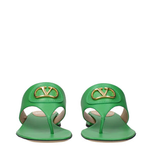 Grüne Ledersandalen
