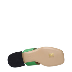 Grüne Ledersandalen