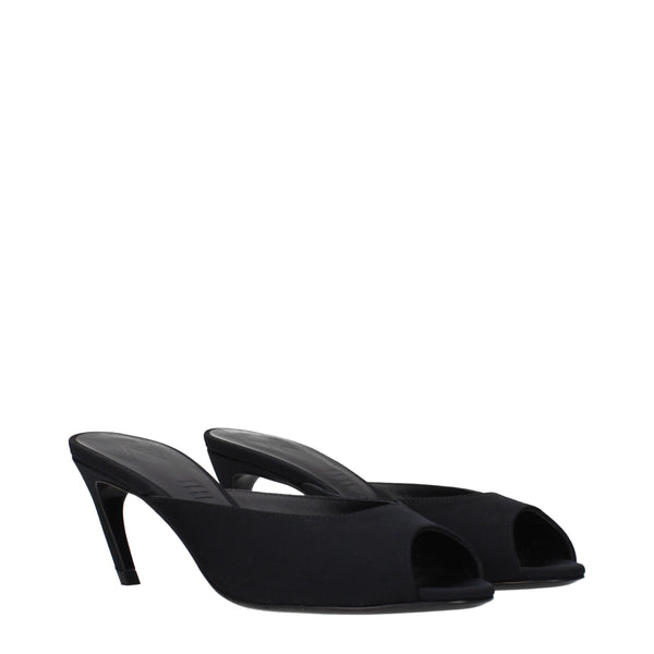 Schwarze Stoff-Sandalen
