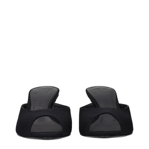 Schwarze Stoff-Sandalen