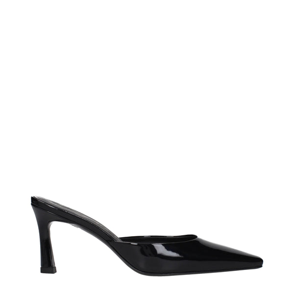Schwarze Ledersandalen