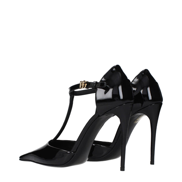 Schwarze Lederpumps mit hohen Absätzen