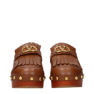 Braune Leder-Hausschuhe