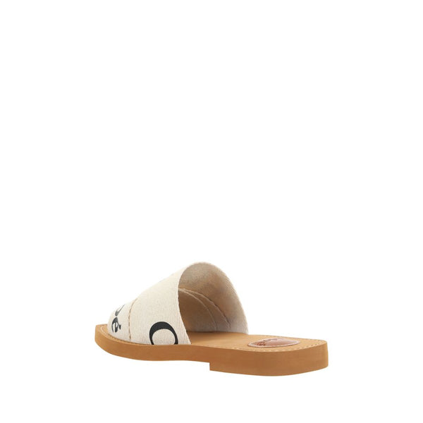 Weiße Gummisandalen